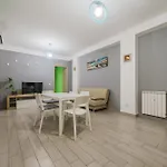 Michele Flat - Parcheggio - 10 Min Da Milano Centro